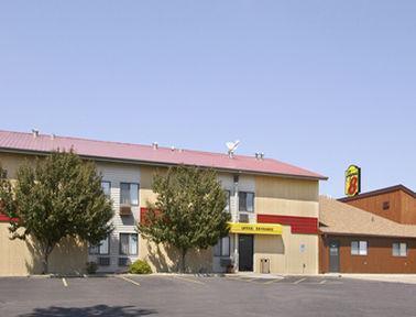 Super 8 By Wyndham Luverne Hotel Exterior photo